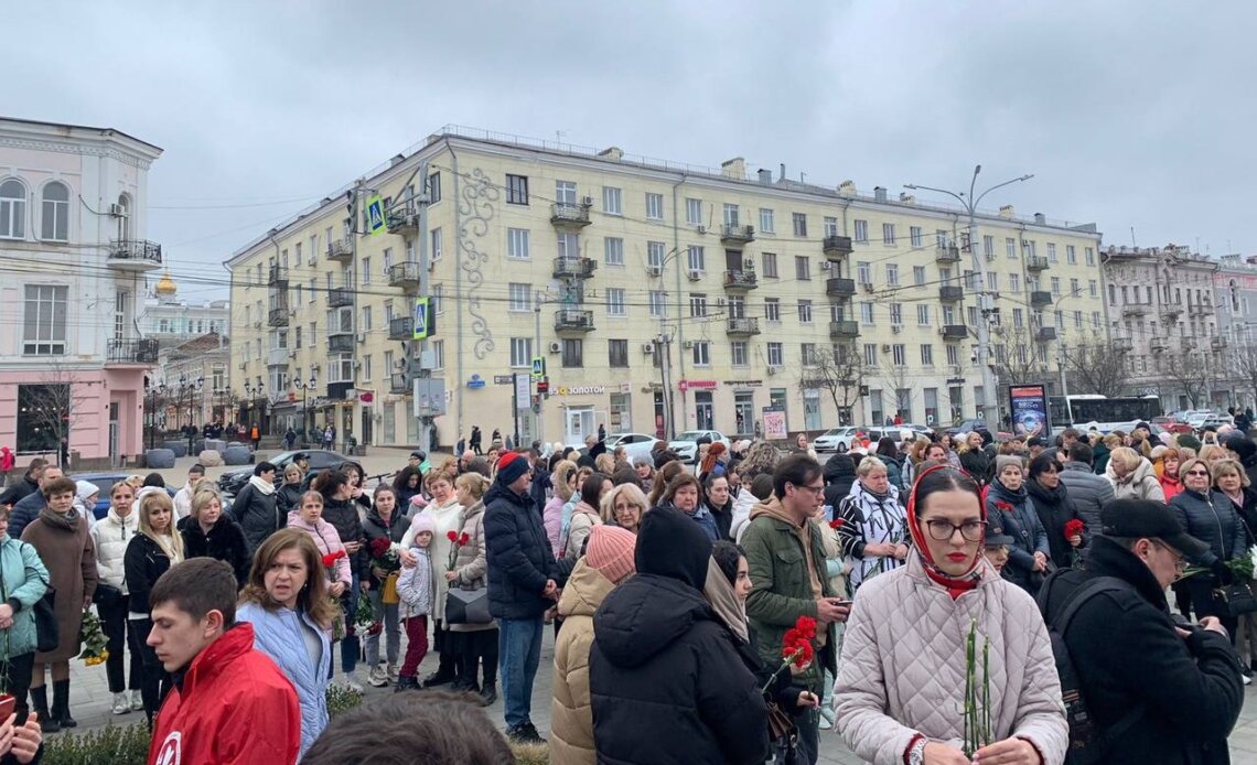 Мемориал в память о погибших в «Крокусе» появился в Ростове-на-Дону —  Деловая Газета.Юг