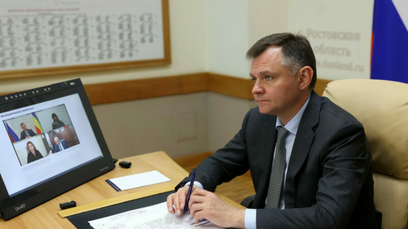 Слюсарь поручил установить светофор в Ростове и изменить маршрут автобуса в Новочеркасске