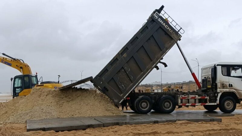 В Анапе на 3,5 км береговой полосы отсыпали новый песок