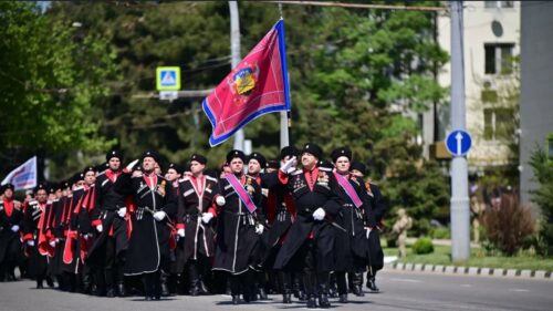 Парад в честь 81-й годовщины Победы в Новороссийске