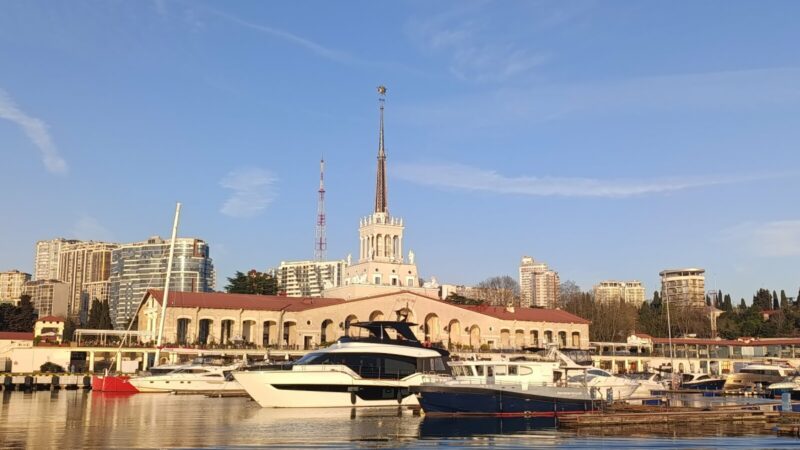 Между Сочи и Адлером летом запустят морское такси