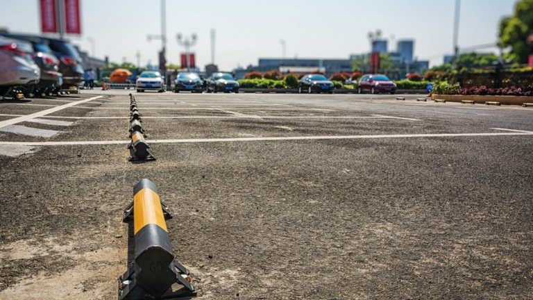 В Краснодаре к концу 2025 года муниципальные парковки расширят на 2 тыс. мест