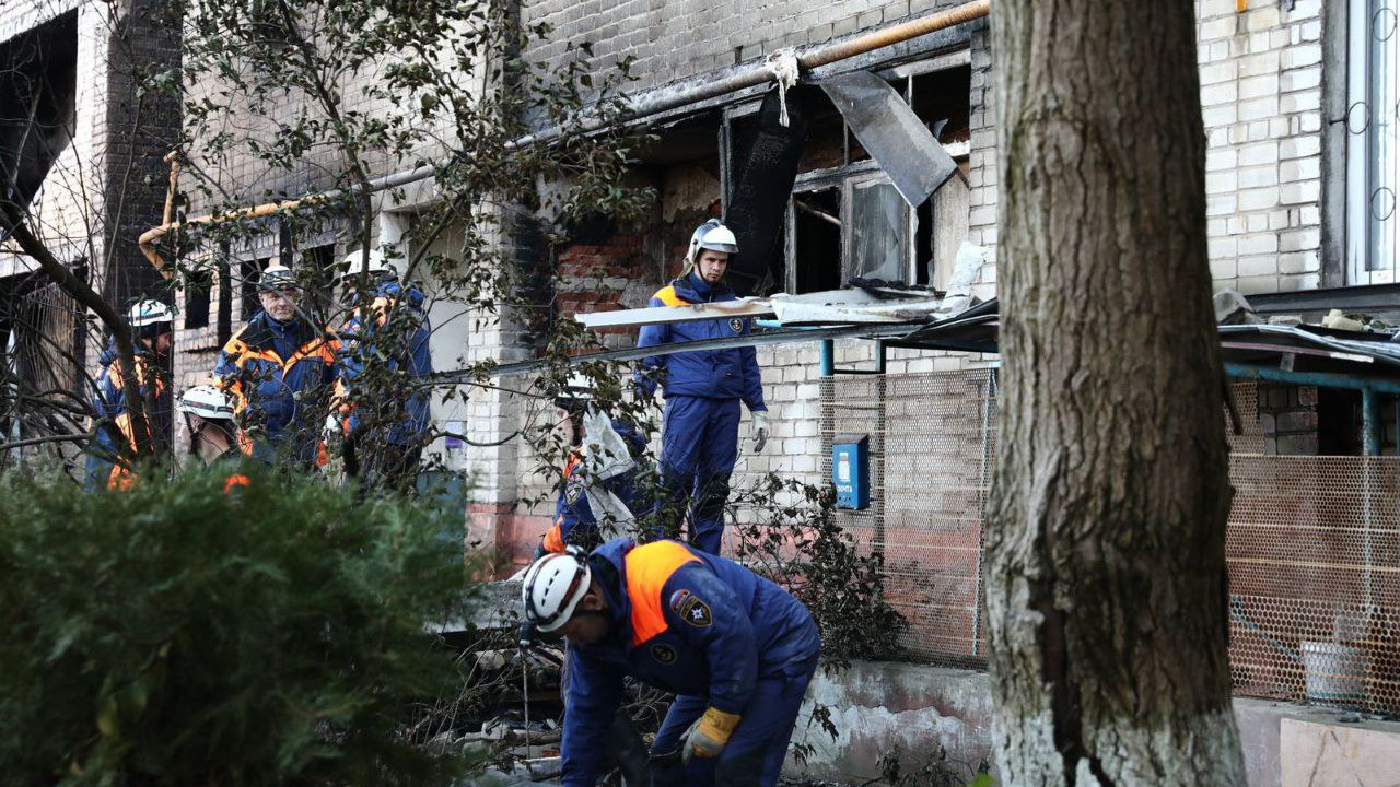 Глава Кубани оценил сроки восстановления поврежденного дома в Ейске