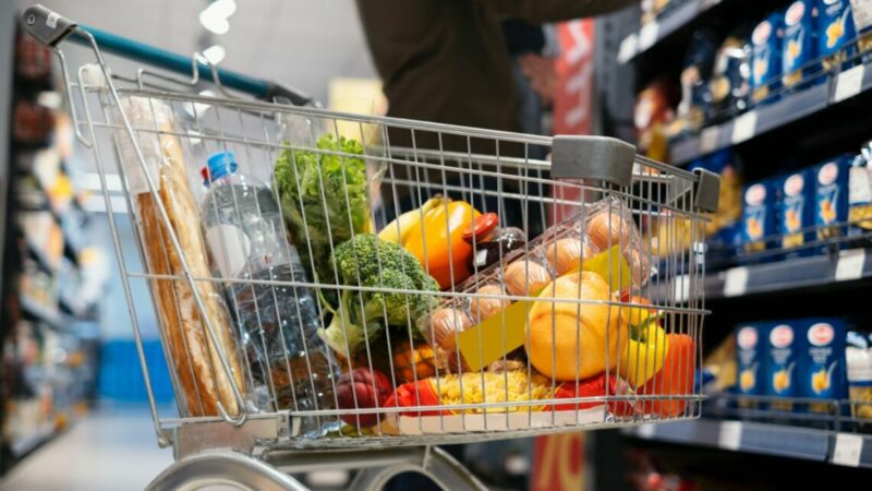 На Кубани в 2025 г. объем поступлений от предприятий потребсферы вырос на 6,5%